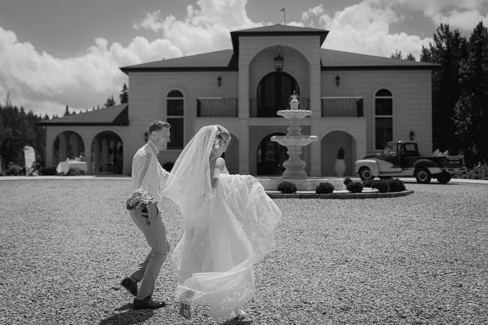 Archway Manor First Look Run