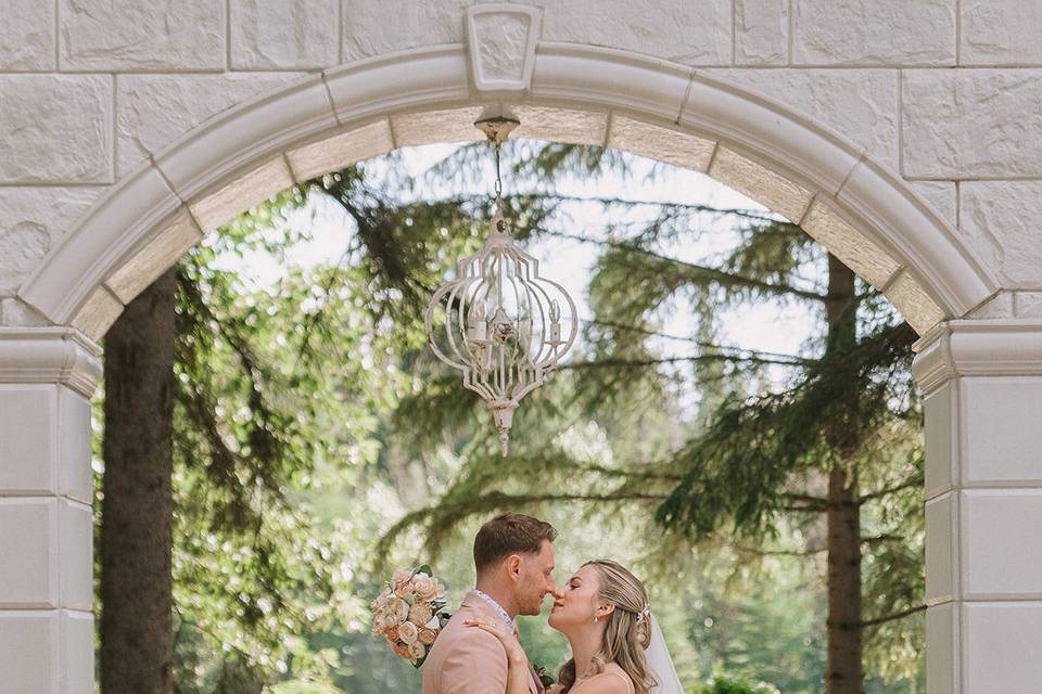 Archway Manor First Look