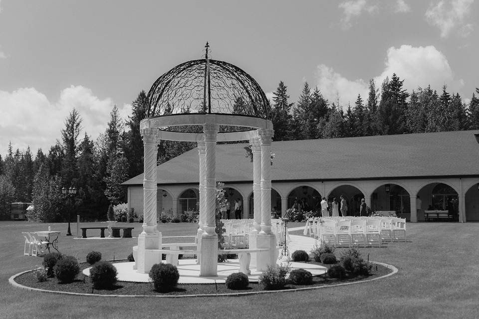 Archway Manor Ceremony