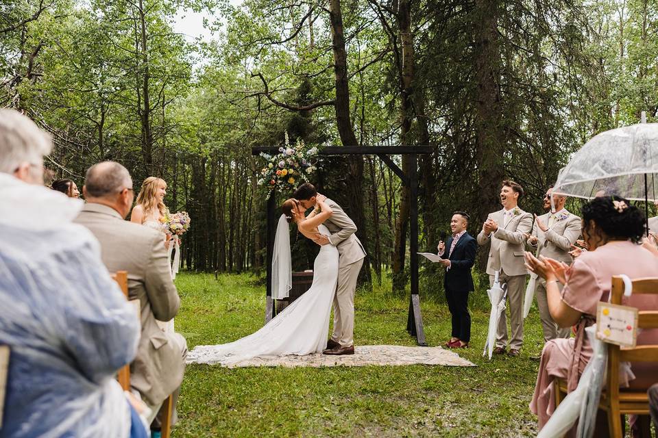 Roots & Roses Rainy Kiss