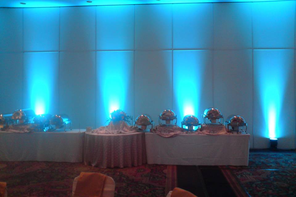 Highlight venue w uplighting