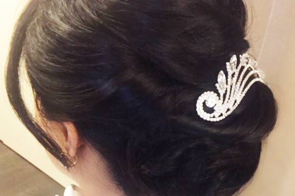 Bridal hair with clip