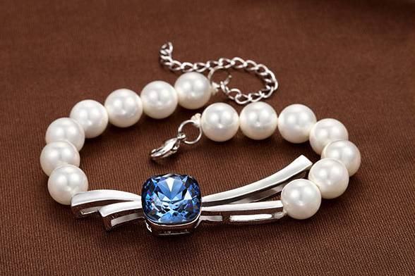 blue-swarovski-pearl-bracelet.jpg