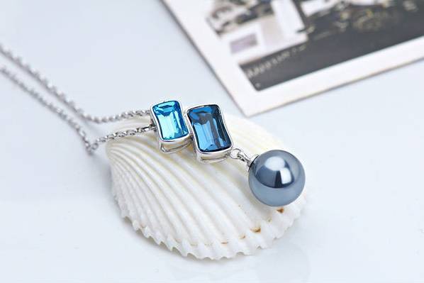 blue-swarovski-pearl-necklace.jpg