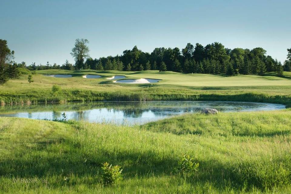 Camelot Golf & Country Club - Venue - Cumberland - Weddingwire.ca