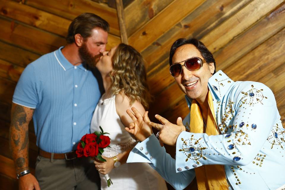 Elvis Officiant