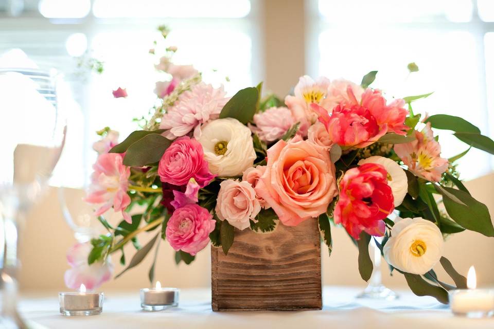 Stargazing in Pink Flower Arrangement in Bracebridge, ON - CR Flowers &  Balloons ~ A Bracebridge Florist