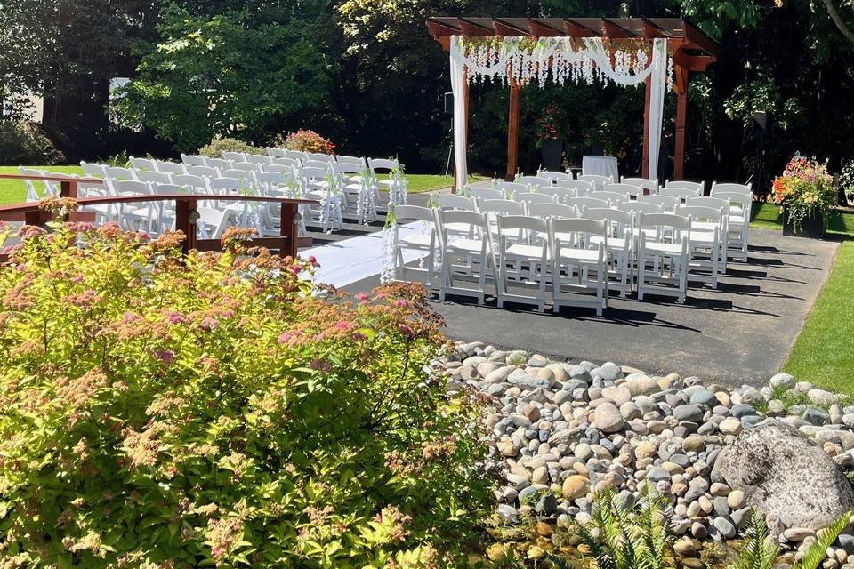 Pergola with guest's own decor