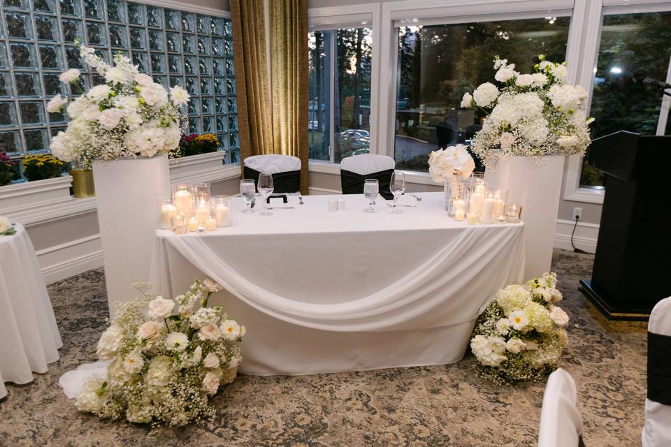 WP Head Table - Guest's Decor