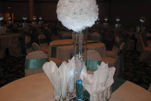 Elegant Decorating Table Decor