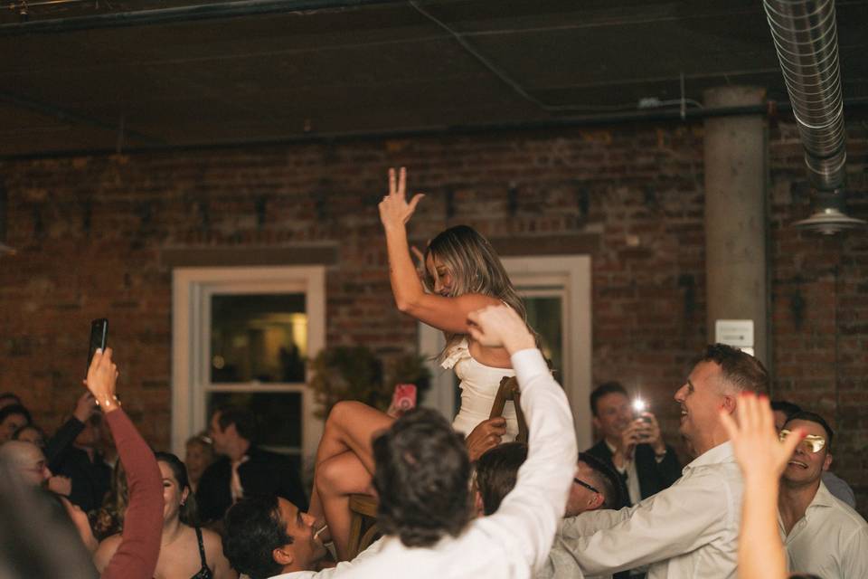 Cocktail bar dance