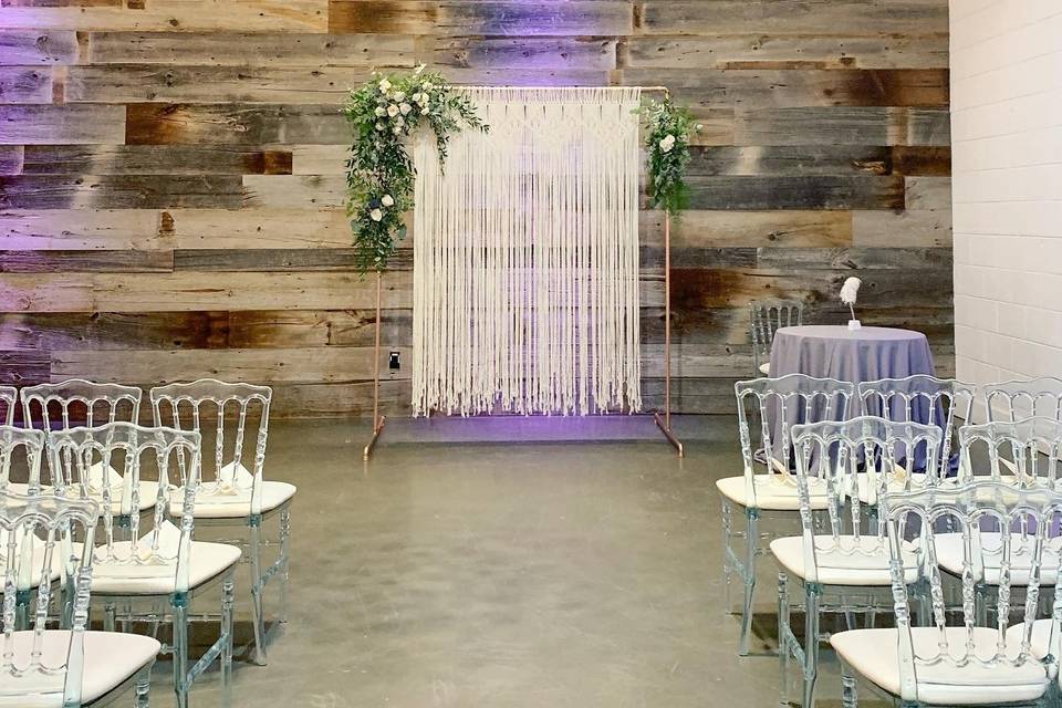 Chic and rustic arch