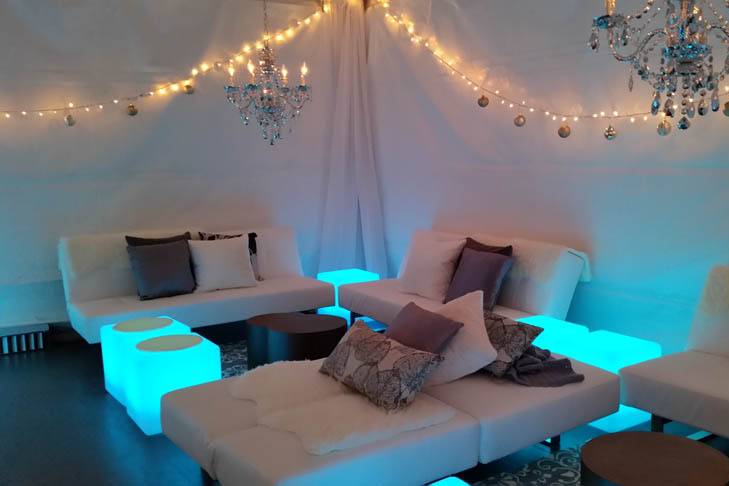 Lounge Tent, Furniture & Decor