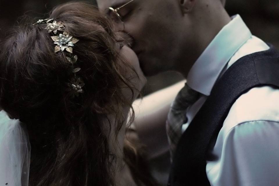 A&C, kissing