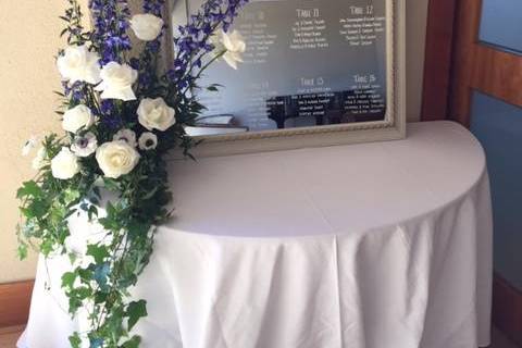 Seating sign florals