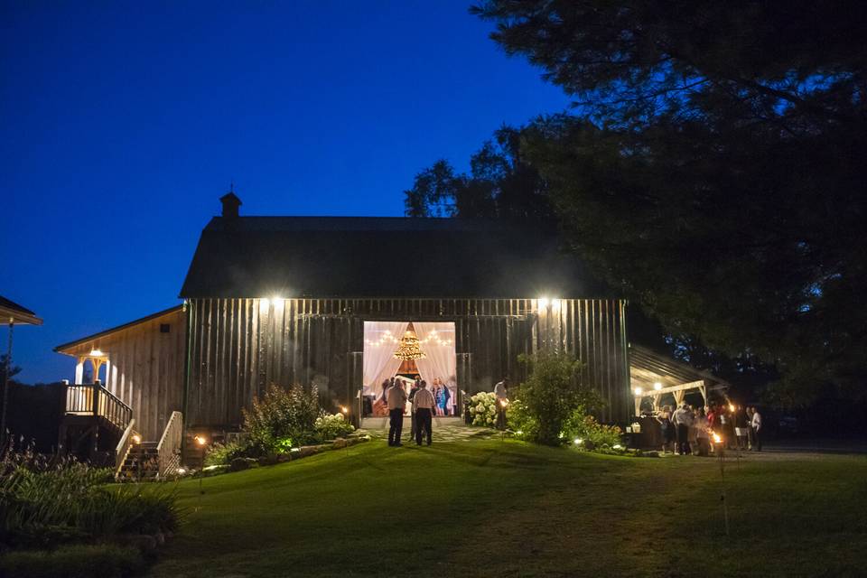 The barn by night