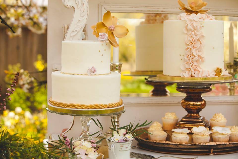 Wedding Cake, Cutting Cake