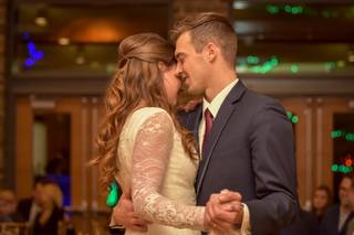Bride & Bow Photography