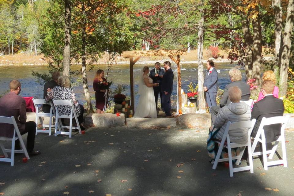 Micro Wedding on the Crowe