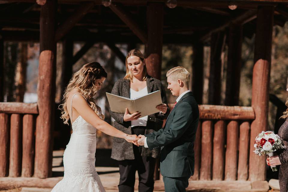 Winter sunshine elopement