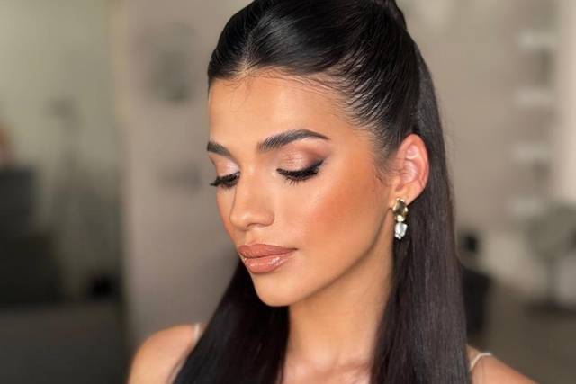 Alba Feinaj Makeup Artist