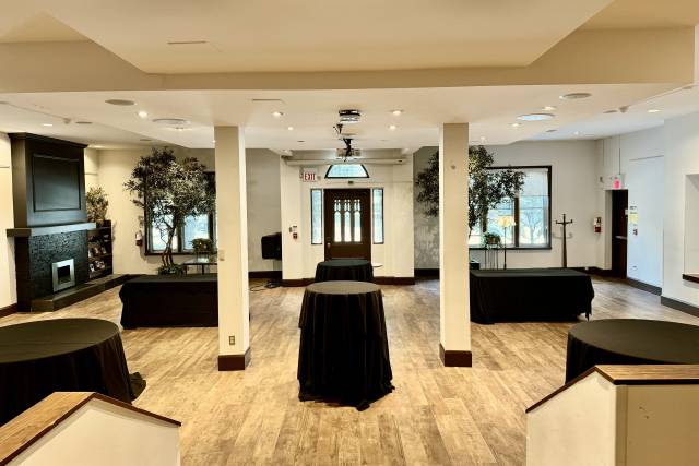 Thomas Lounge-1st Floor