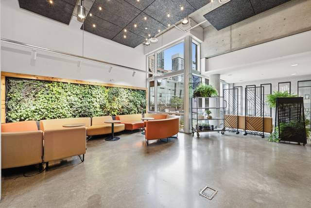 Courtyard Lounge
