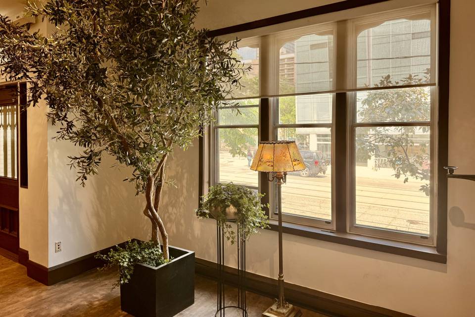 Thomas Lounge-1st Floor