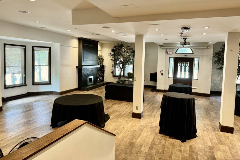 Thomas Lounge-1st Floor