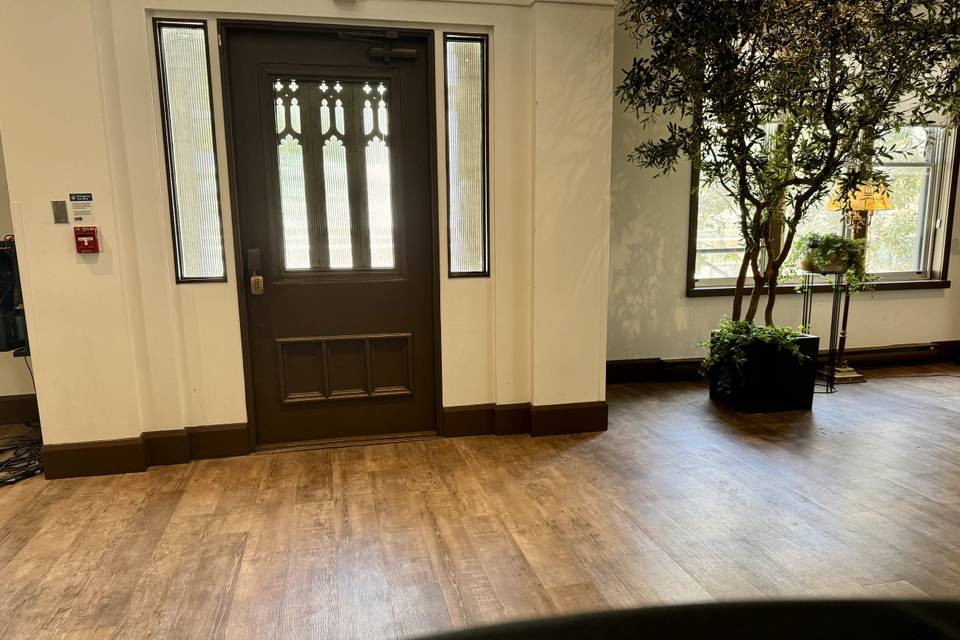 Thomas Lounge-1st Floor