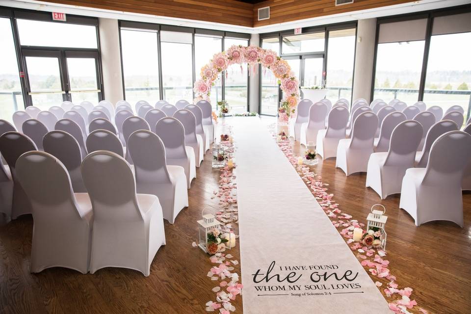 Ceremony setup - photo by Lucky Studios