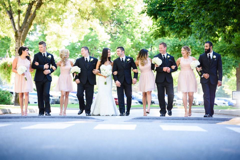 Couple with the wedding party - photo by Cliff Ma