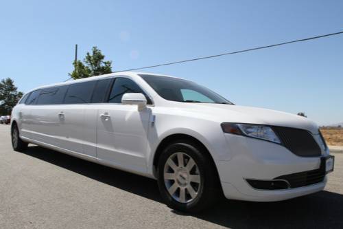 Lincoln MKT Stretch White