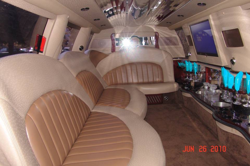 Surrey, British Columbia wedding limo