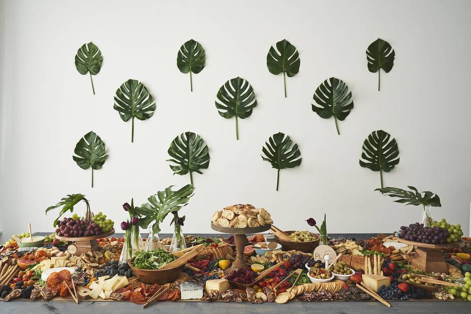 Grazing tropical table