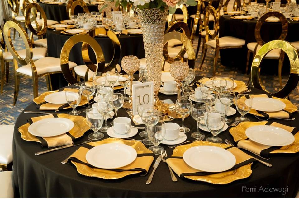 DIY BLACK AND GOLD TABLE SETTING, BLACK AND GOLD WEDDING, BLACK AND GOLD  TABLE SETTING, DOLLAR TREE 