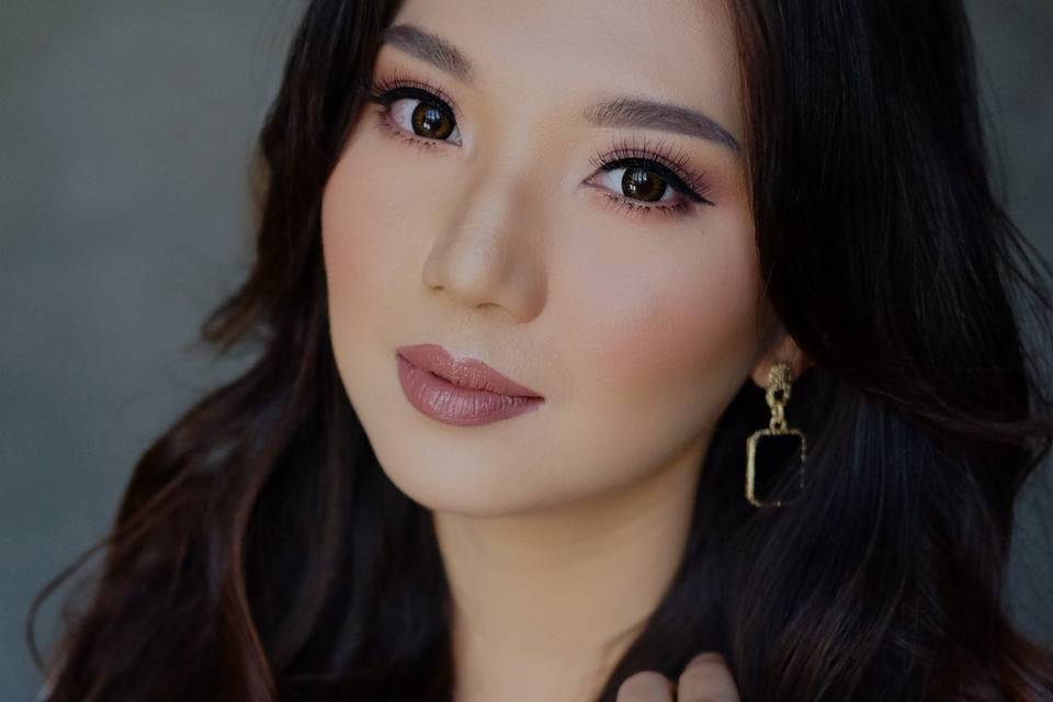 Professional wedding beauty