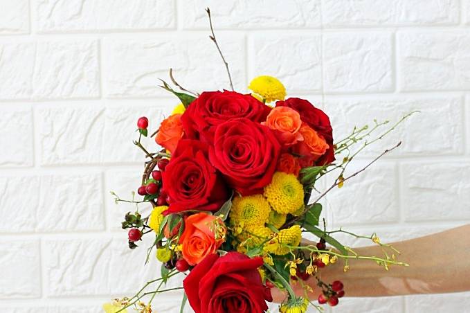 Warm color bridal bouquet