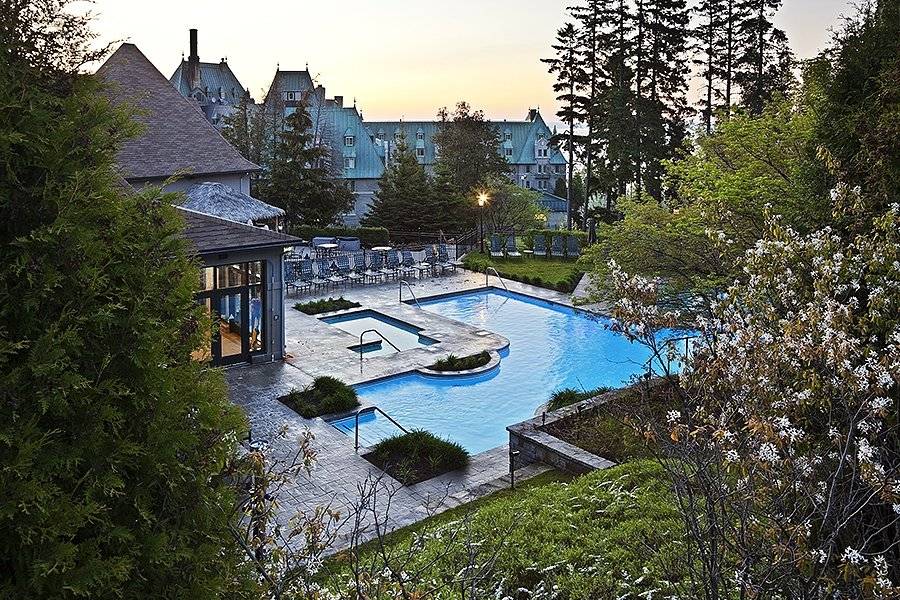 Pools and jacuzzi