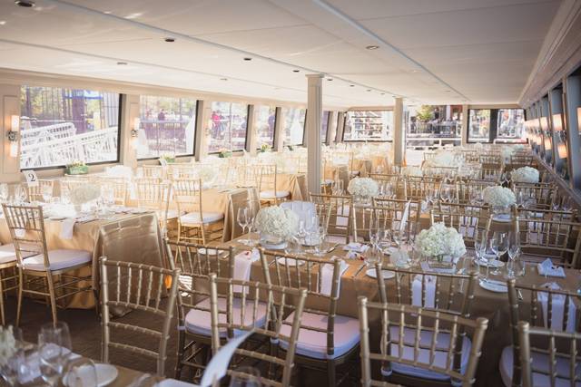 Dining salon
