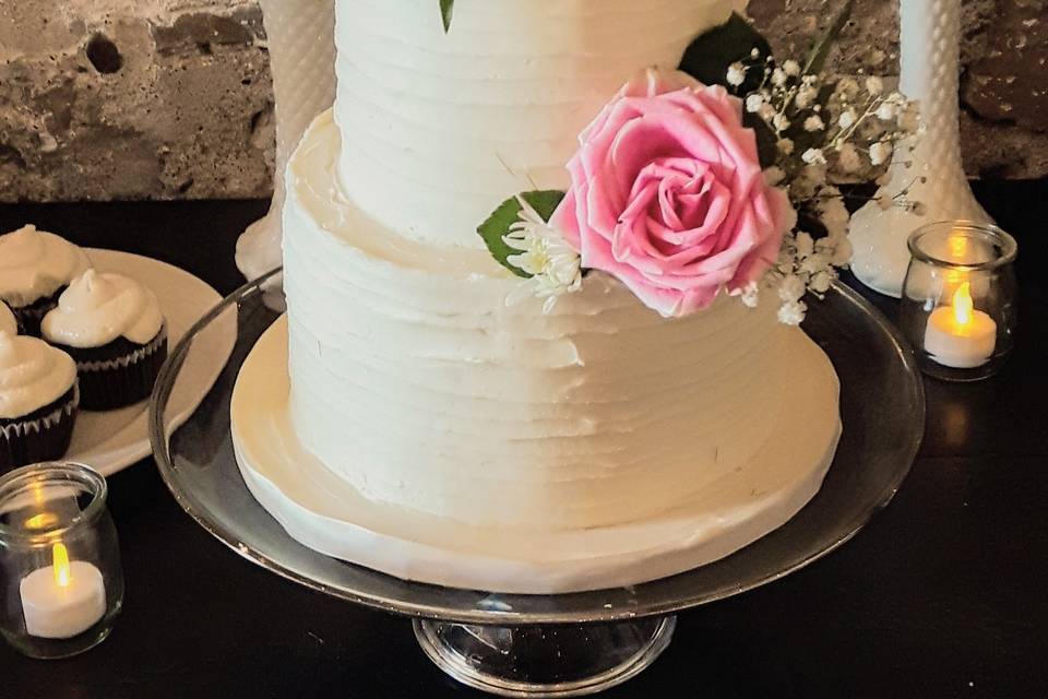 Rustic 2 tier with cupcakes