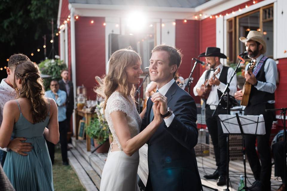 Couple dancing at wedding