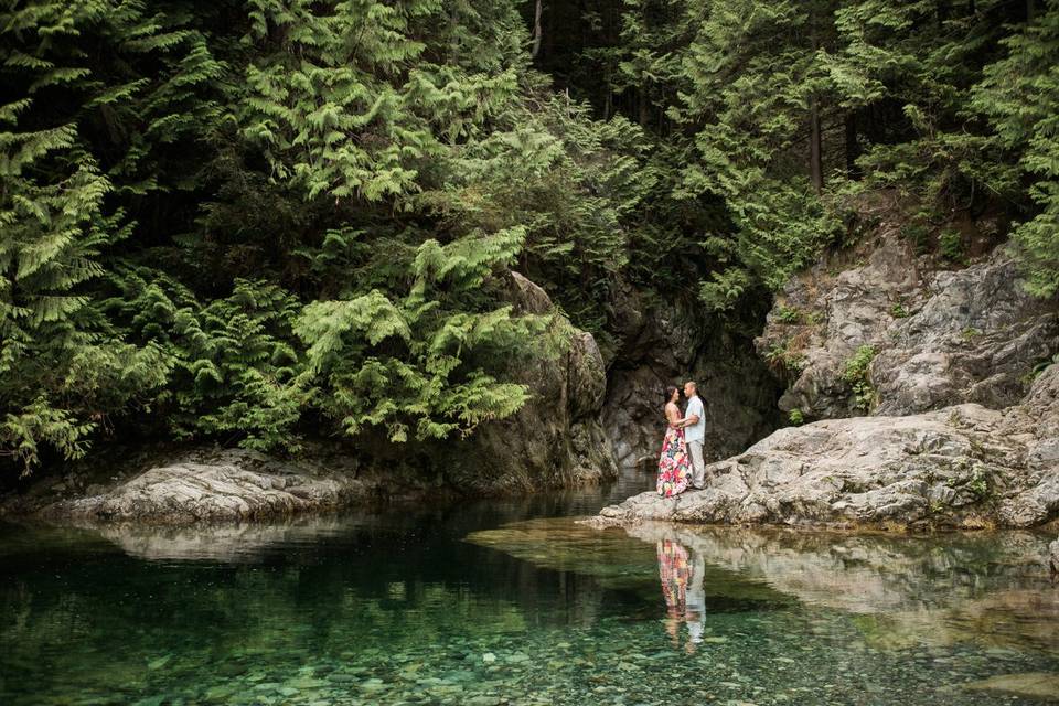 Engagement green water photo