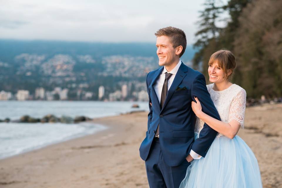 Vancouver elopement couple