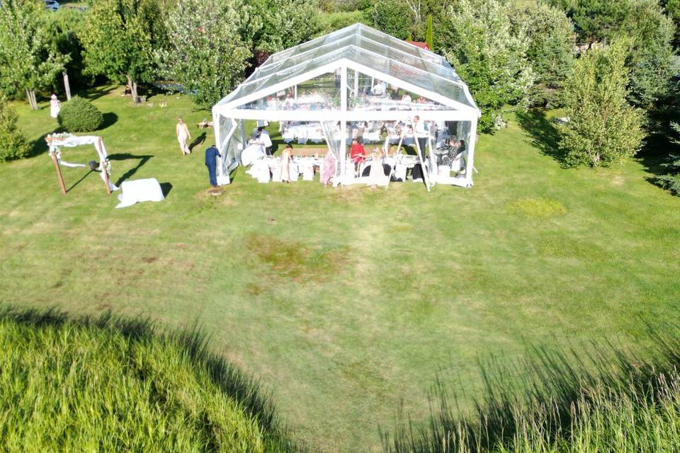 Clear tent