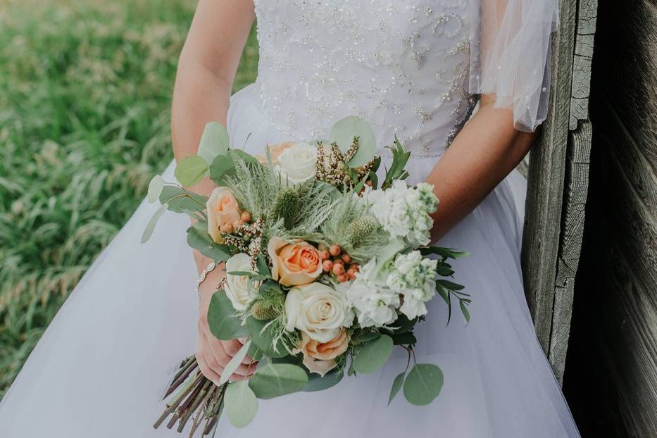 A rustic posy.