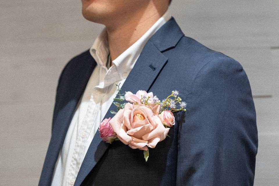 Plum Bliss Groom's Boutonniere