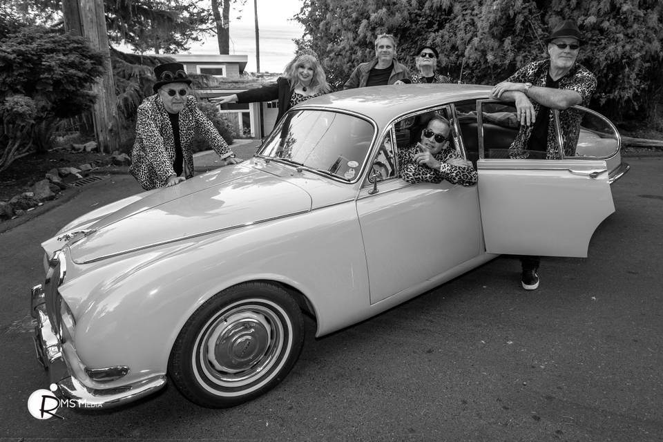 The wedding band in the jag