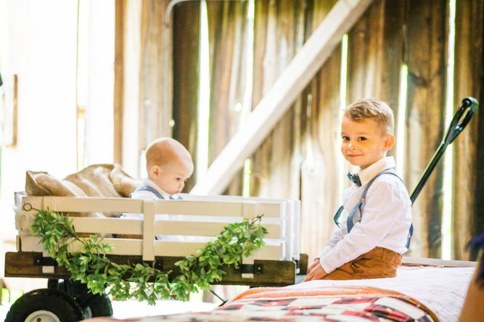 Wedding Wagon Decor