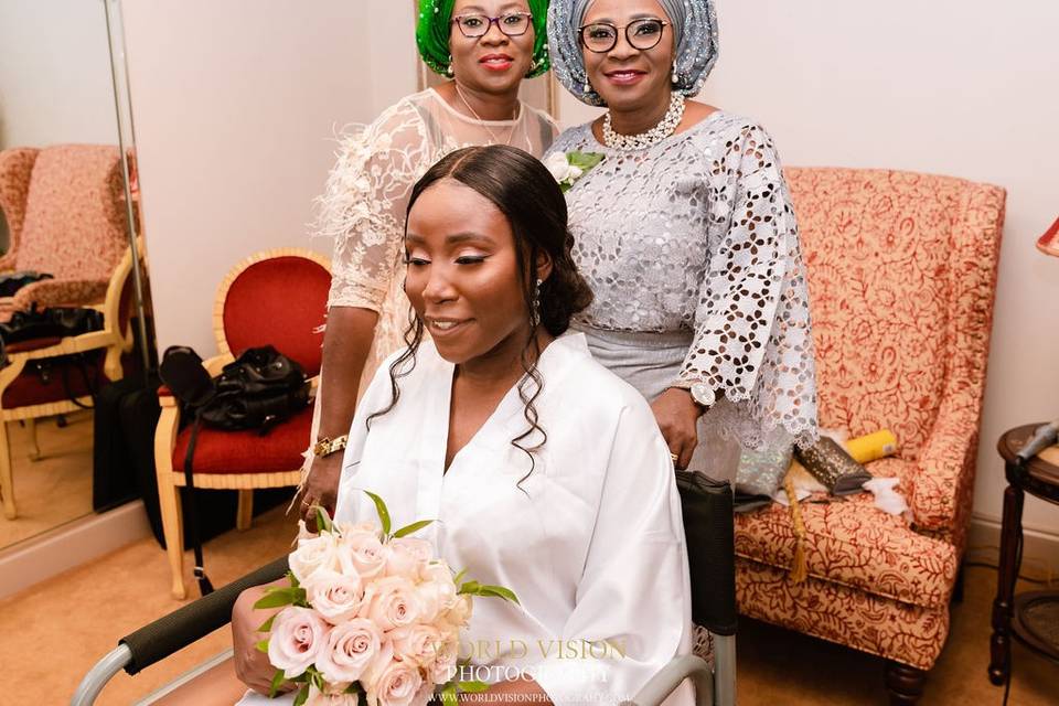Planner with bride and mum